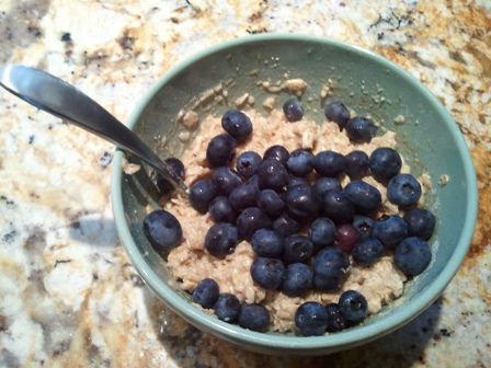 How to Make Oatmeal Taste Better: Blueberry Oatmeal